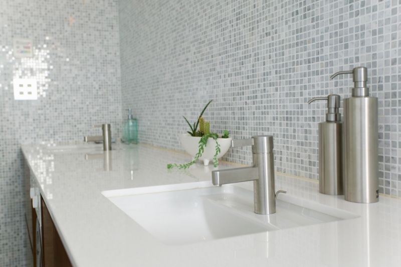 Make the most out of a small bathroom space